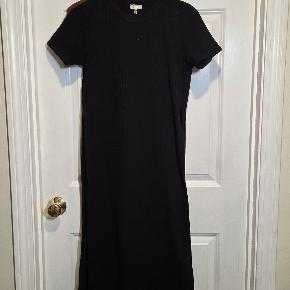 Classic Black Ribbed Dress With Side Slits